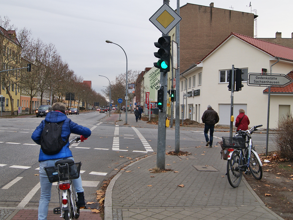 Neue Ampelschaltung für Radfahrer an der Kreuzung Bernauer Str./Saarlandstr.