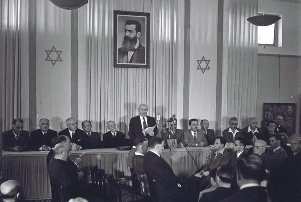 David Ben Gurion verliest die Unabhängigkeitserklärung des Staates Israel (14. Mai 1948, Tel Aviv)