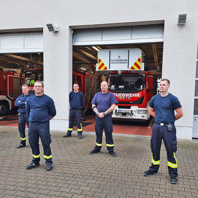 Auch sie schieben über Weihnachten Dienst für unsere Sicherheit: Oranienburgs Feuerwehrleute Michael Greese, Andreas Feske, Florian Brülke, Sascha Gellert und David Herholz. Dankeschön!