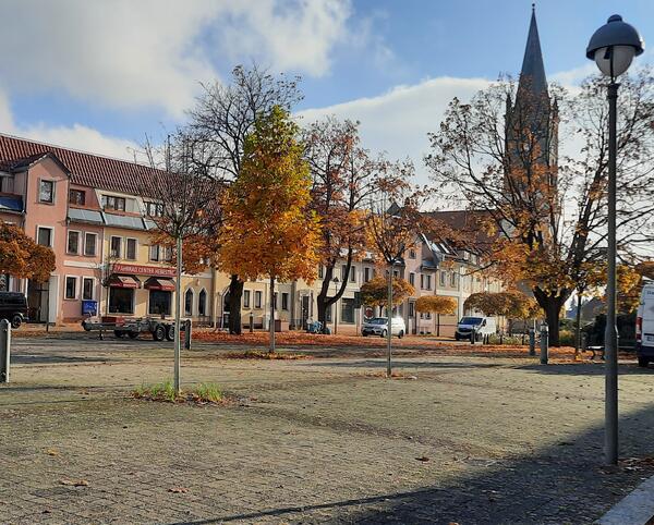 In der Kernstadt werden unter anderem Patinnen und Paten für den Bötzower Platz gesucht.