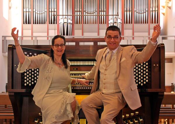 Das Orgel-Duo Iris und Carsten Lenz