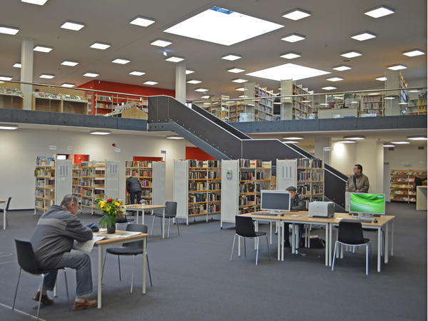 Stadtbibliothek_innen_4zu3